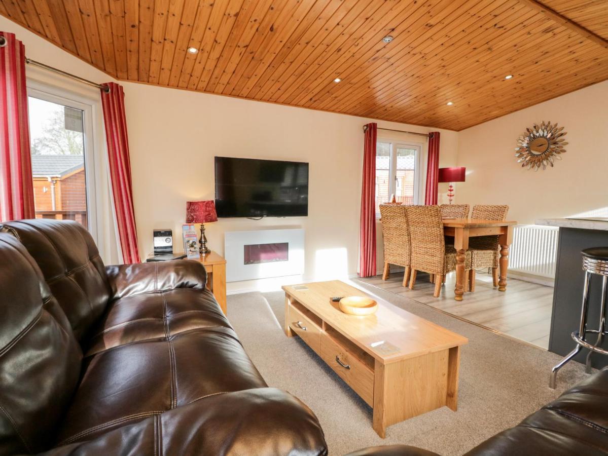 Striding Edge Lodge วินเดอร์เมียร์ ภายนอก รูปภาพ